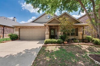 Building Photo - 1720 Medina Ln