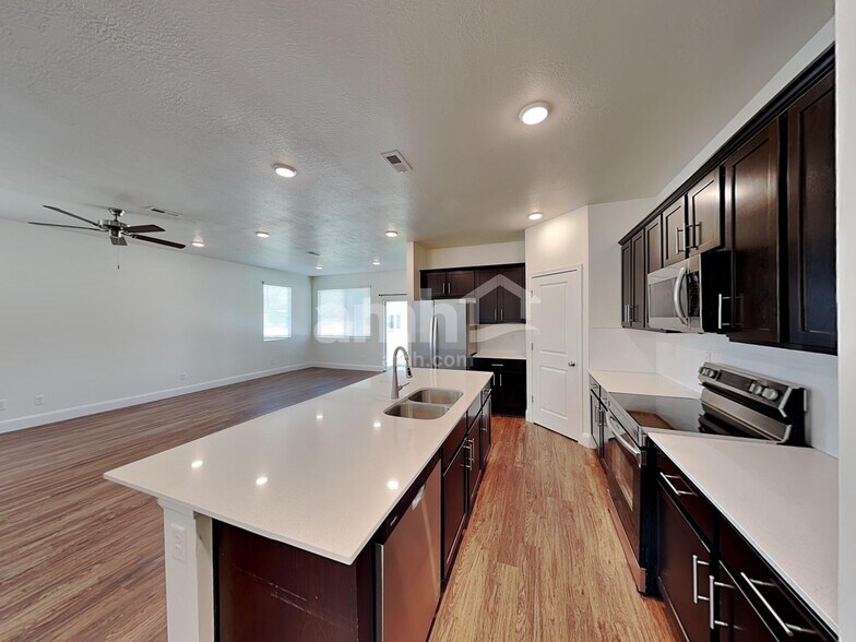 Building Photo - 2646 W 3290 S