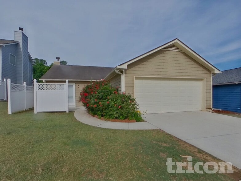 Building Photo - 110 Summerbrook Rd
