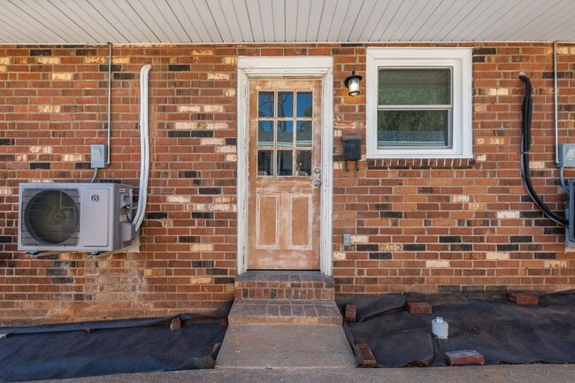 Building Photo - 5013 Oxford St