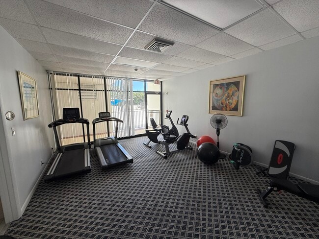 Building Photo - 2000 Presidential Way