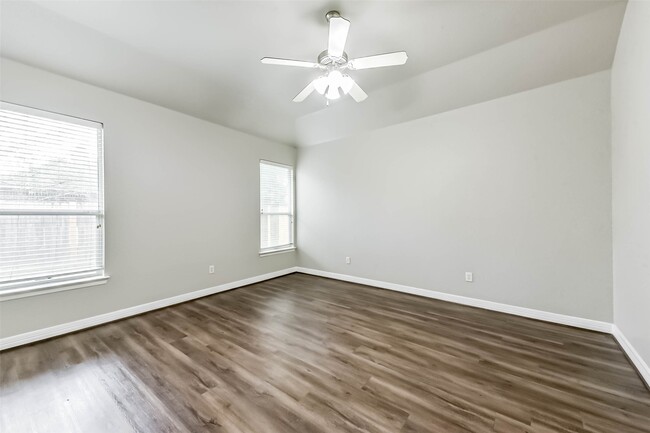 Building Photo - 21617 Horseshoe Dr