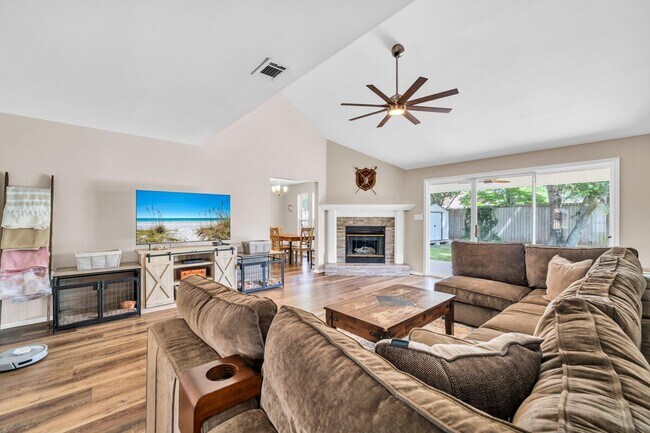 Building Photo - 4559 Castlewood Ln