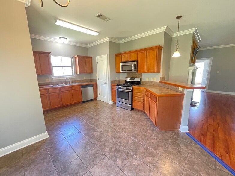 Building Photo - 17415 MILAN Dr