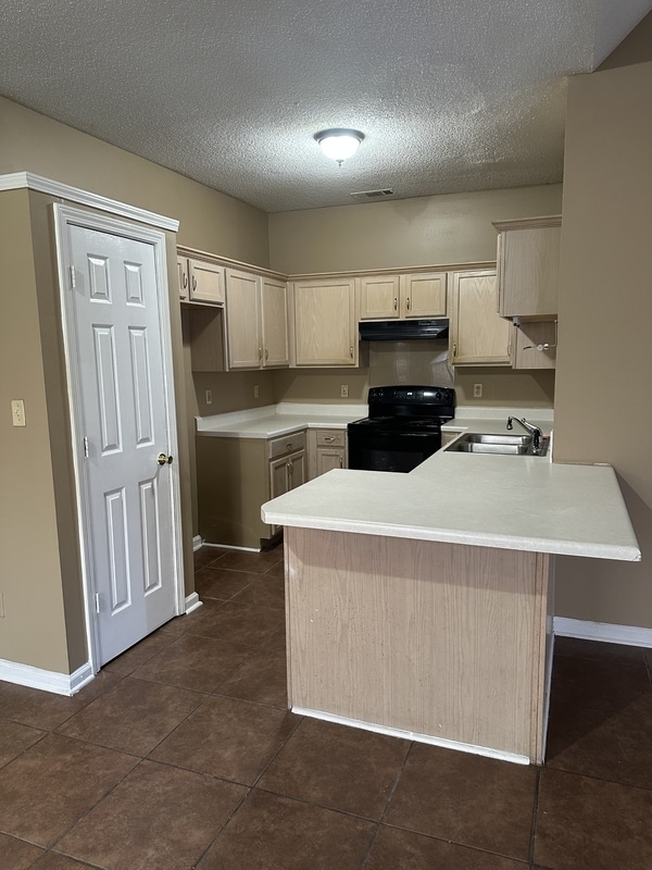 Building Photo - 3963 Gavick Dr