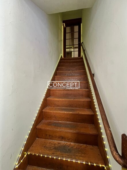 Building Photo - 23 Moraine St