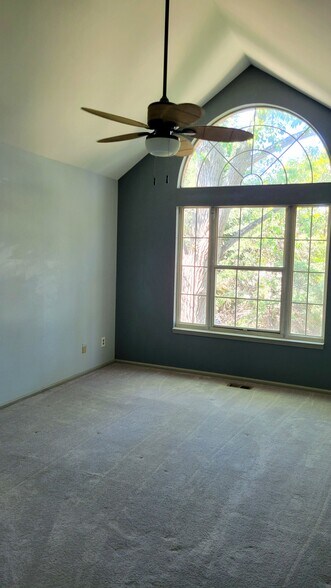 Building Photo - 3961 S Carson St