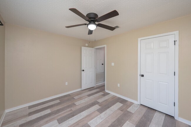 Building Photo - 208 Citadel Ln