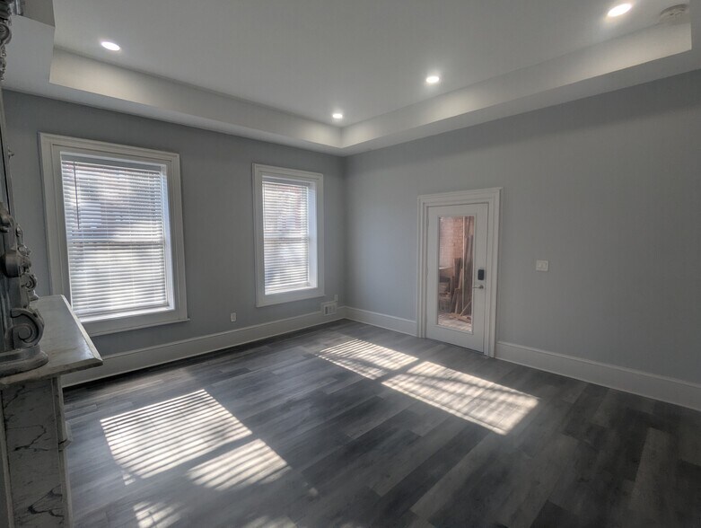 Building Photo - 35 Clinton Ave