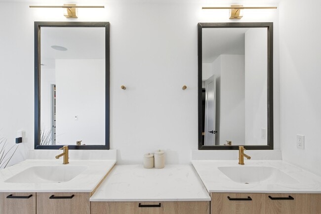 Building Photo - 1301 Haxby Ct