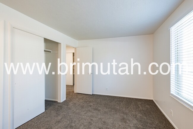 Building Photo - 4801 S 1740 E