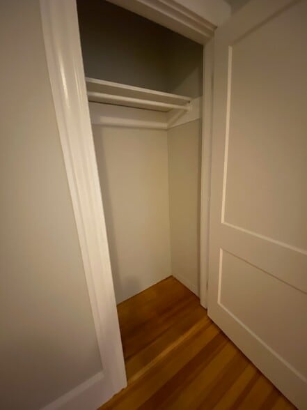 Beadroom 2 Closet - 78 Fort St