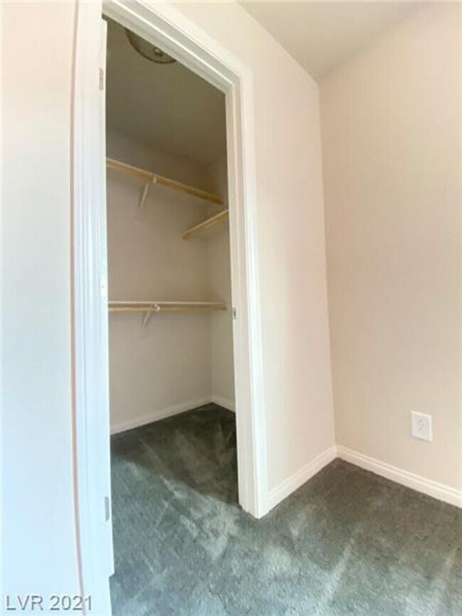 Building Photo - Modern Designed Home in a Cul-De-Sac within a Gated Southwest Community