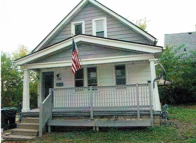 Building Photo - West Allis single family 2 bedroom house