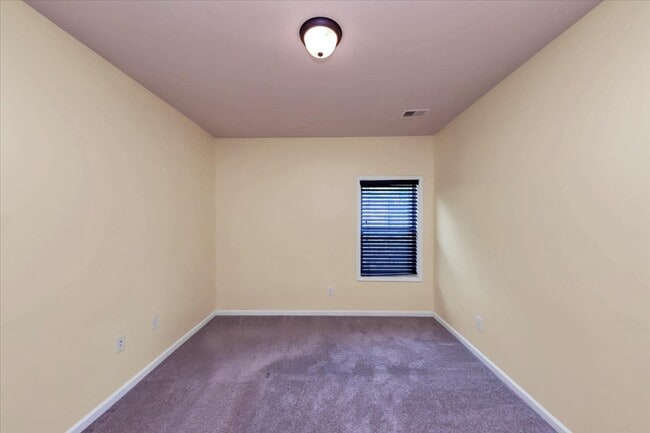 Building Photo - 6059 Cove Park Dr