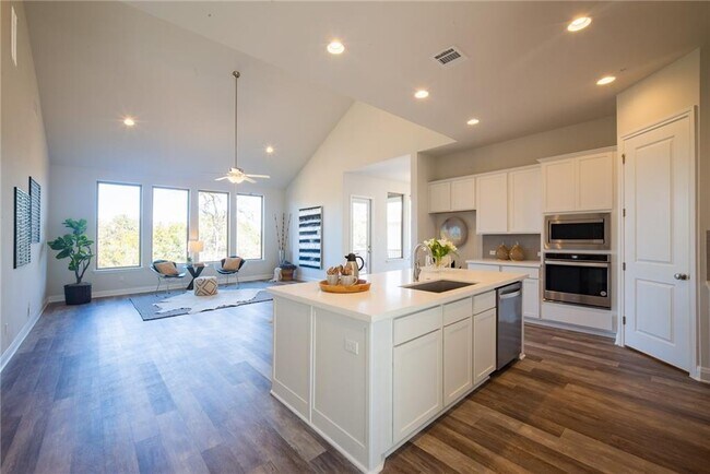 Building Photo - 1329 Deering Creek Dr