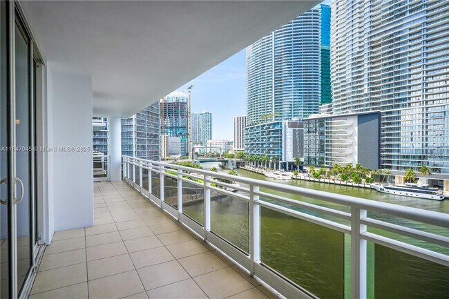 Building Photo - 901 Brickell Key Blvd