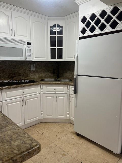 Building Photo - 4275 NW S Tamiami Canal Dr