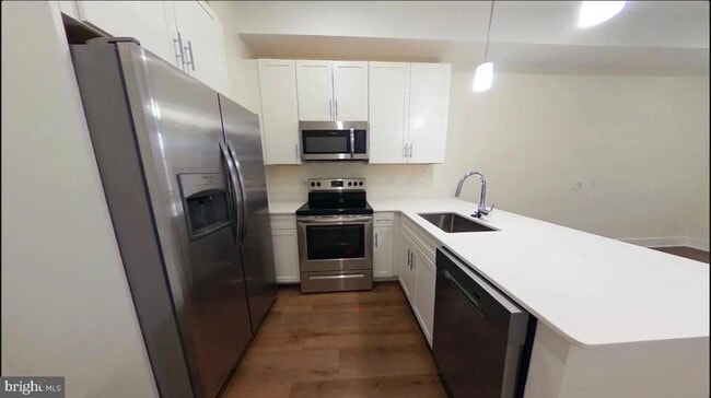 Building Photo - 150 S Independence Mall W