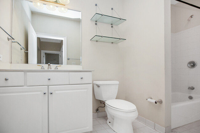 Building Photo - 400 N Church St