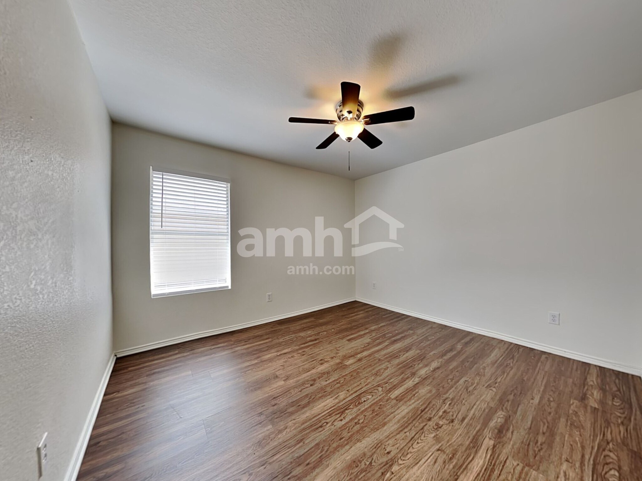 Building Photo - 5533 Parkview Hills Ln
