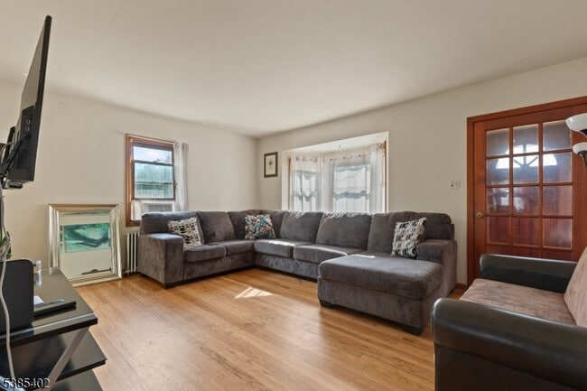 Building Photo - 27 Harrison Ave