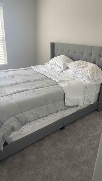 Building Photo - 2906 E 15th Ave