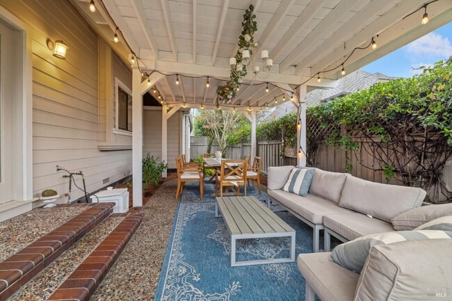 Building Photo - 470 Eastin Dr