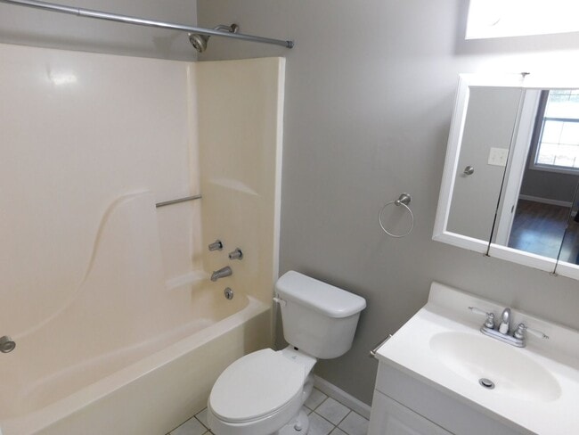 Building Photo - Nice Duplex in Havelock