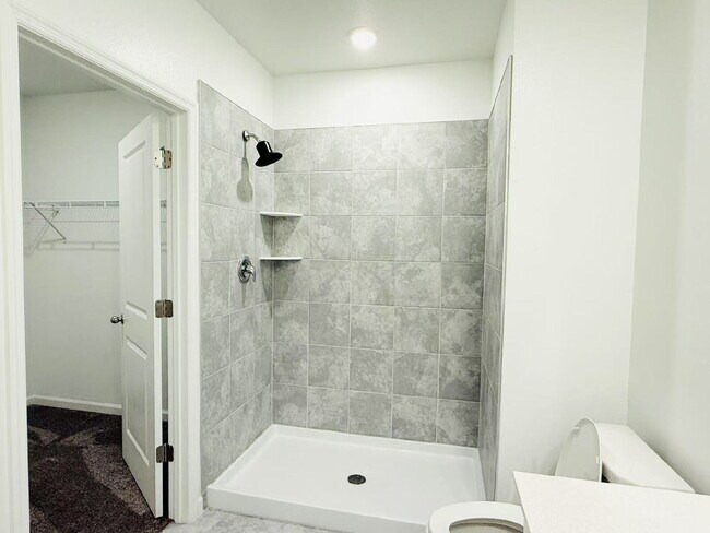 Building Photo - 972 Harold Pass