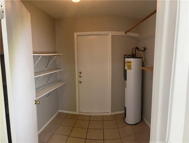 Building Photo - 9806 Brasher Dr