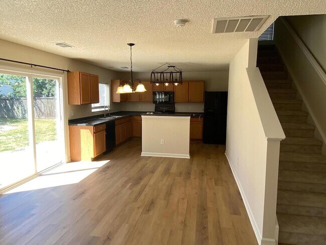 Building Photo - 1307 Basketweaver Way