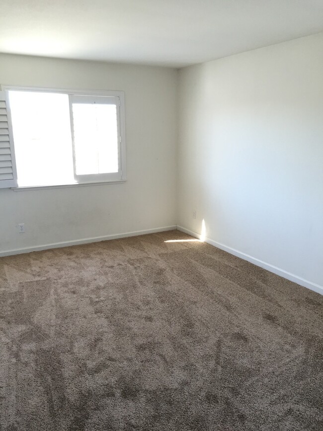 Building Photo - 4 Bed, 3.5 Bath Antioch Home with Loft