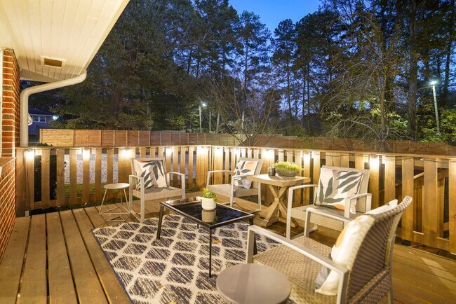 Building Photo - 2234 Edgemore Dr SE