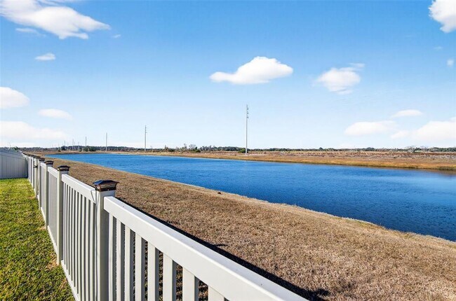 Building Photo - 15217 Zircon Red Dr