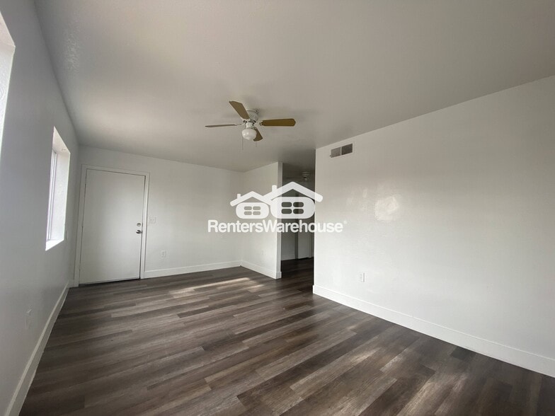 Building Photo - 3136 E Cicero St