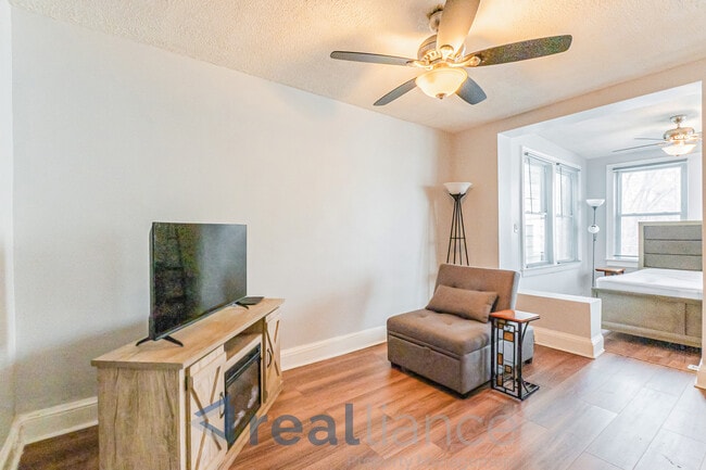 Building Photo - 2302 E St NE