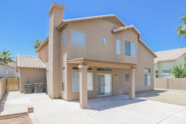 Building Photo - 907 N Red Rock St