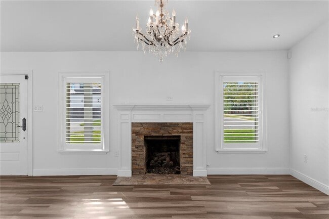 Building Photo - 2610 S Dundee St