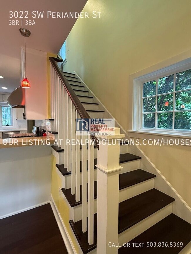 Building Photo - 3022 SW Periander St