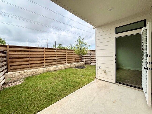 Building Photo - 13668 Giovannis Gdn