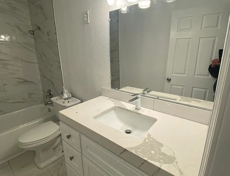 Building Photo - 1362 Del Rio Cir