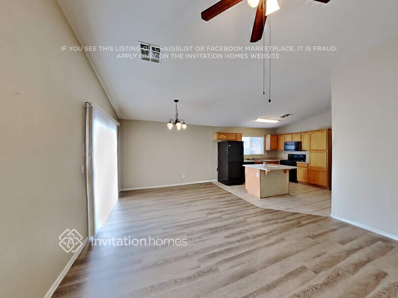 Building Photo - 8182 N 88th Ln