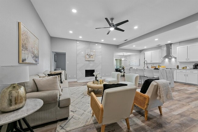 Building Photo - 303 Riva Ridge