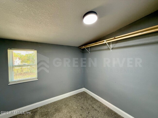 Building Photo - 403 Highland Ave S