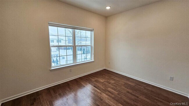 Building Photo - 260 W Main St