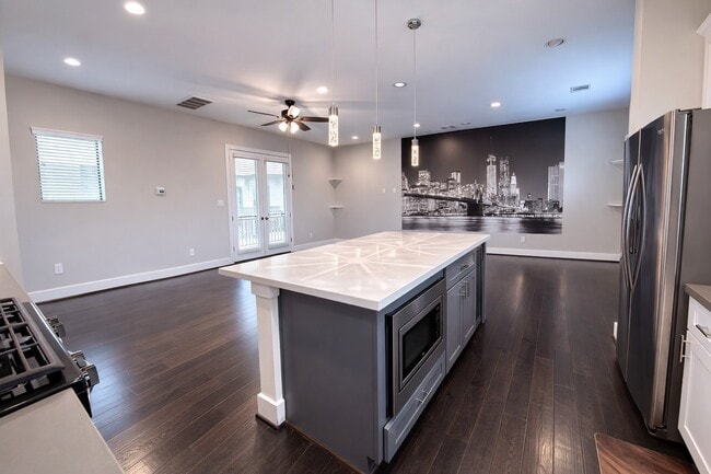 Building Photo - 10806 Warwana Rd