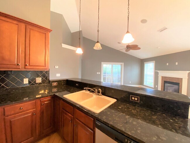 Building Photo - 3 bedroom, 2 bath with Bonus room - Hampstead Pines Community