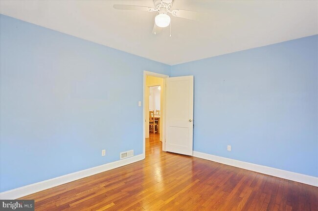 Building Photo - 1806 Arcola Ave