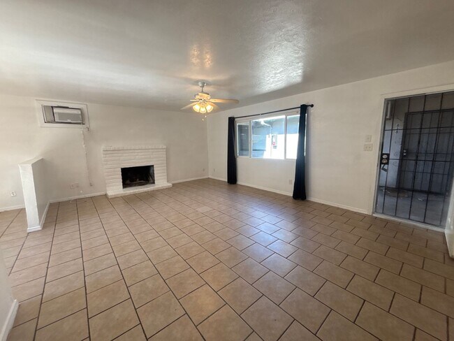 Building Photo - 826 Astor Dr